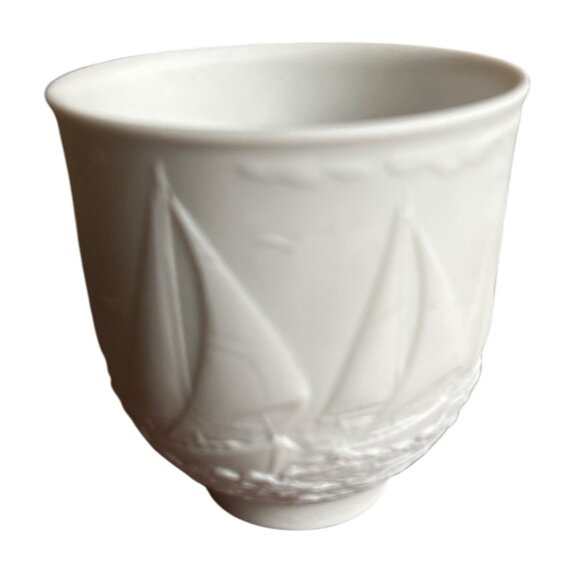 Lladro Collectors Society 1997 Sailing The Seas White Porcelain Candle Holder - Picture 2 of 7